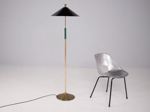 Lampadaire Inclinable Moderniste.