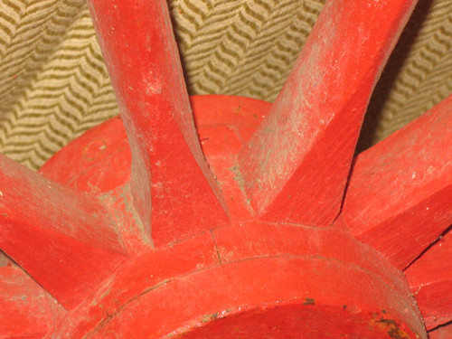 Pair of small carriage wheels in wood and iron 19th century Perfect condition