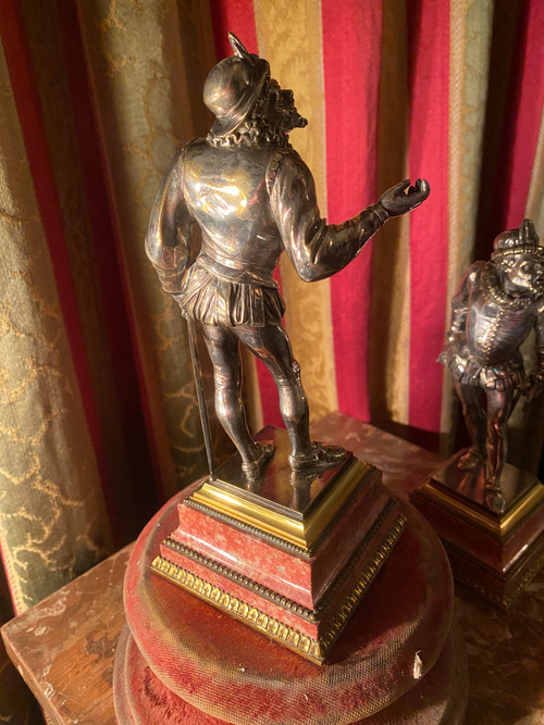 Two silver bronzes "Les Mignons Duellistes" statuettes by Emile Guillemin on rhodochrosite base