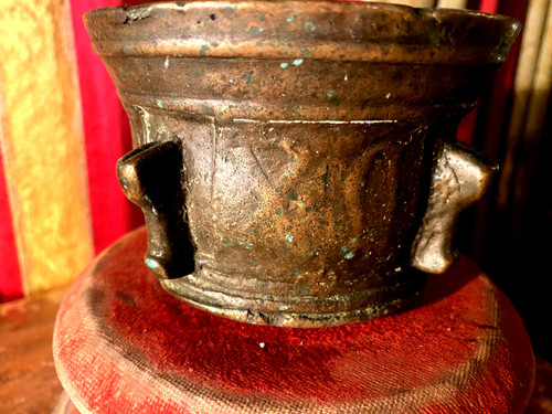  Very rare bronze mortar with apothecary proboscis and pestle from the 16th century, original patina