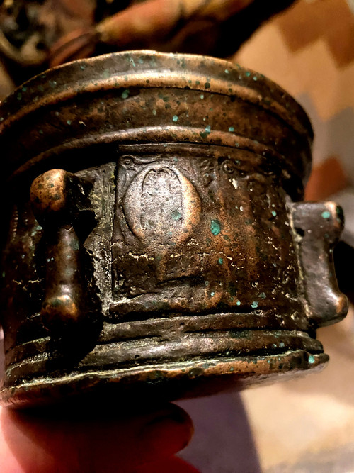  Very rare bronze mortar with apothecary proboscis and pestle from the 16th century, original patina