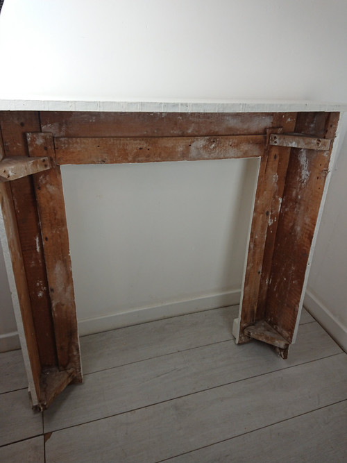 Fireplace mantel