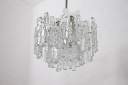 Kalmar “Ice Glass” chandelier.