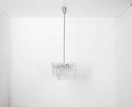 Kalmar “Ice Glass” chandelier.