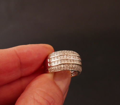 Bague Jonc Diamants, Or Blanc 18 Carats.