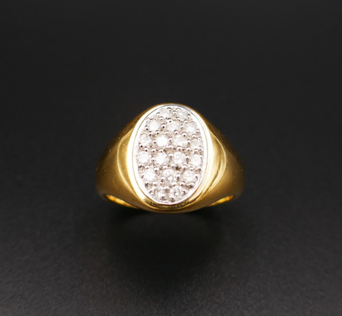 Diamond Signet Ring, 18 Carat Yellow Gold.