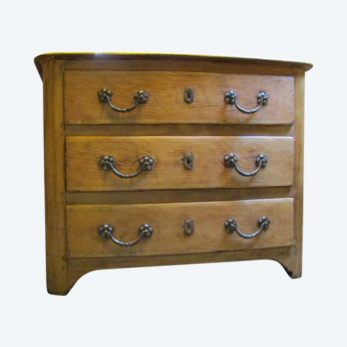 Small chest of drawers