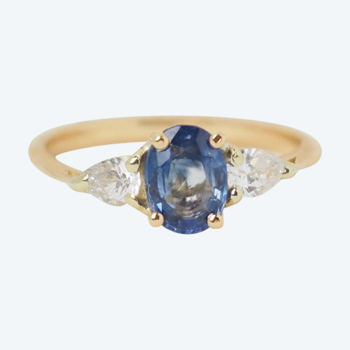 Yellow gold, sapphire and diamond ring