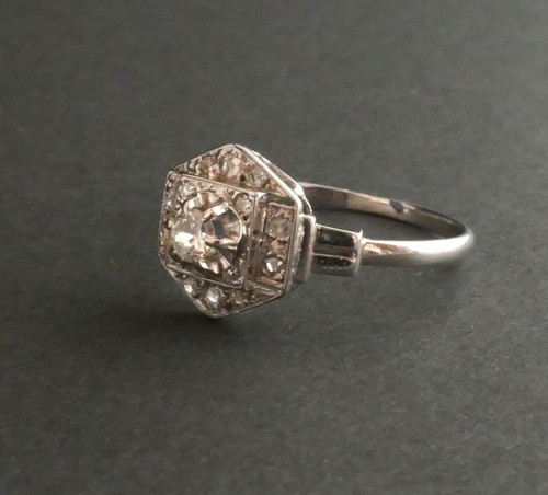 Diamond ring, Art Deco period.