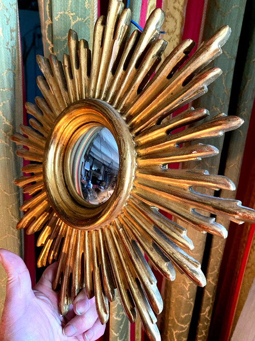 Witch sun mirror in gilded wood from the 1960s, modest in size, in good condition