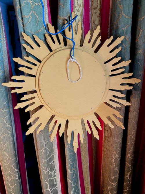 Witch sun mirror in gilded wood from the 1960s, modest in size, in good condition