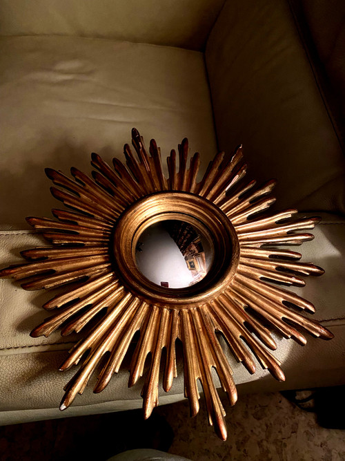 Witch sun mirror in gilded wood from the 1960s, modest in size, in good condition