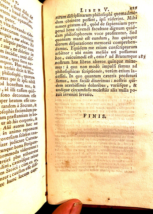 Les Trusculanes de Cicéron en deux beaux volumes in 12 imprimés à Paris chez la Vve Gandouin en 1747