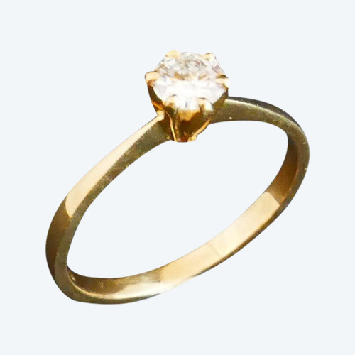 Diamond Solitaire Ring: 0.31 Carat.