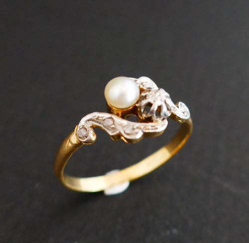 Diamond And Pearl Ring.