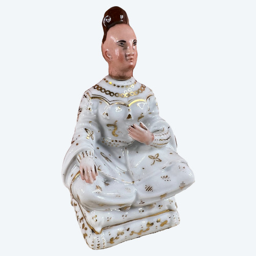 Figurine of perfume or salt bottle with Chinese decoration in Paris porcelain