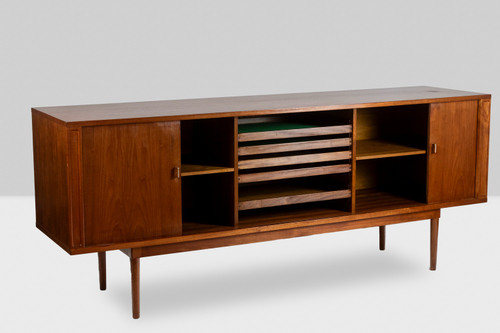 Peter Lovig Nielsen. Credenza in teak. Anni '70