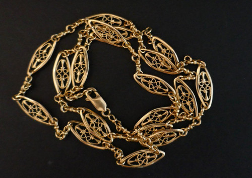 Filigree Mesh Necklace In 18k Yellow Gold.