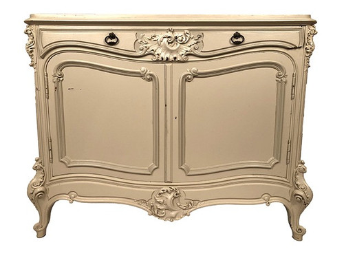 Credenza bassa in stile rocaille in legno laccato color crema, epoca 1900 circa