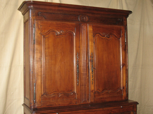 Zweiteiliges Charentes-Sideboard aus massivem Kirschholz, Ende des 18. Jahrhunderts, im Louis-XV-Stil