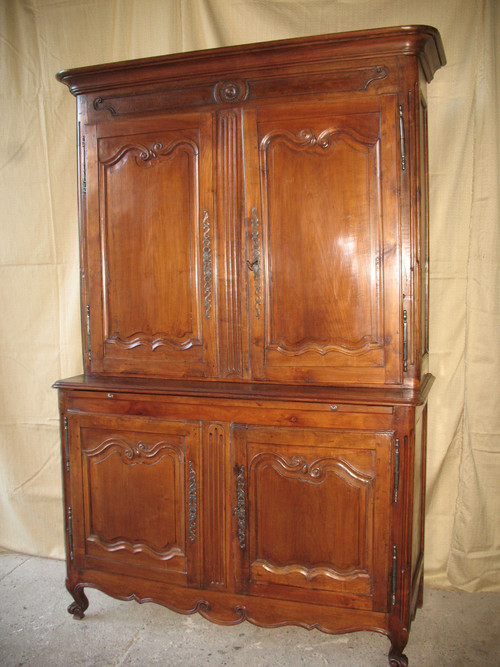 Zweiteiliges Charentes-Sideboard aus massivem Kirschholz, Ende des 18. Jahrhunderts, im Louis-XV-Stil