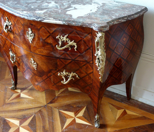 Louis XV Violet Wood Marquetry Chest Of Drawers