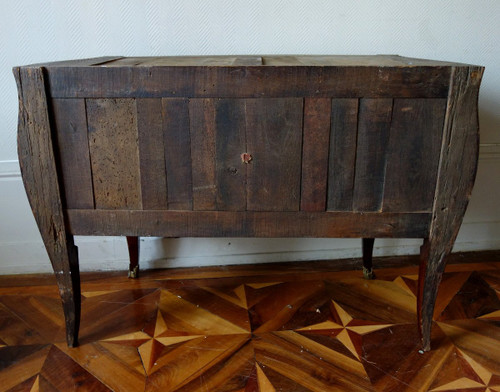 Louis XV Violet Wood Marquetry Chest Of Drawers