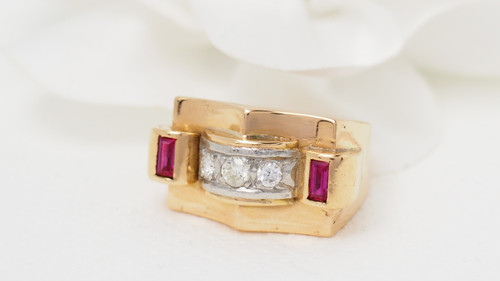 Tank ring in yellow gold and diamonds