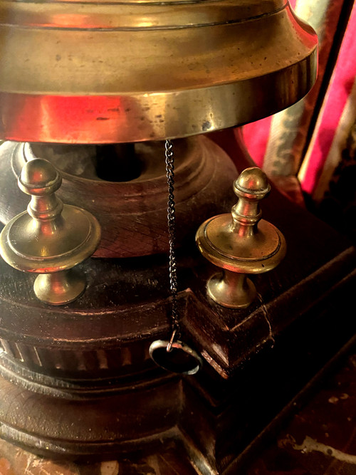 Important 19th century polished bronze and carved oak table call bell for assembly, court or palace or Grand Restaurant.