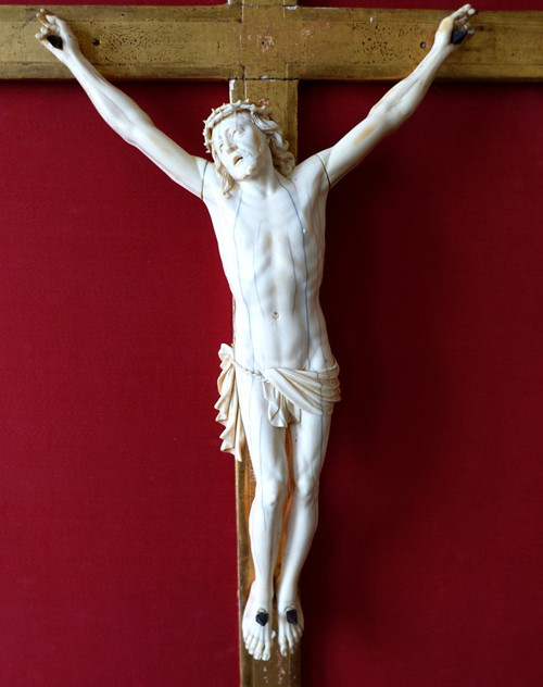 Large Christ In Ivory, Frame In Golden Wood, Louis XIV Regency Period - Early 18th Century