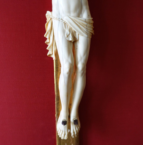 Large Christ In Ivory, Frame In Golden Wood, Louis XIV Regency Period - Early 18th Century