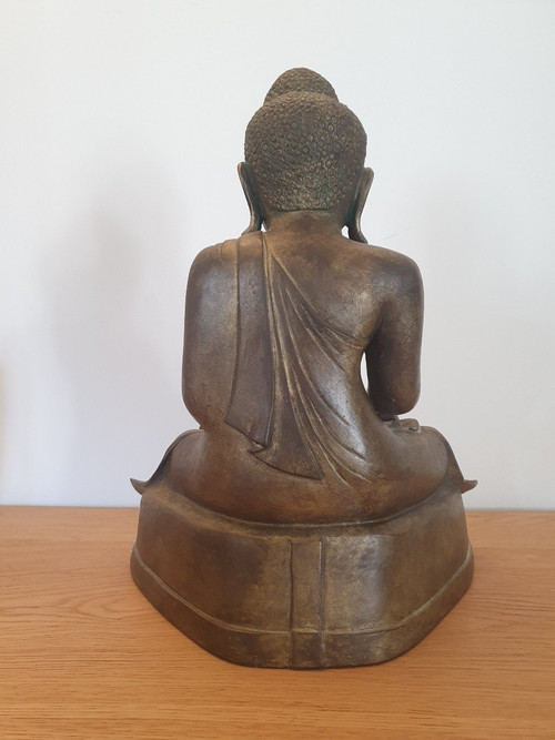 Buddha , Terrakotta Patina Bronze , Signiert , Anfang 20°.