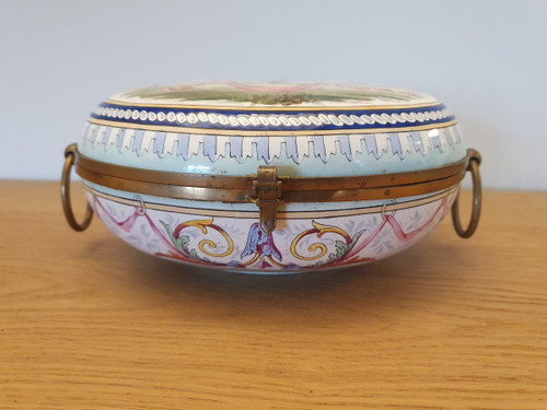 Earthenware From Toul Bellevue (att to), Bonbonnière Box, Earthenware, Louis XVI, 19th century.