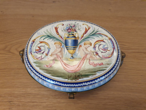 Earthenware From Toul Bellevue (att to), Bonbonnière Box, Earthenware, Louis XVI, 19th century.