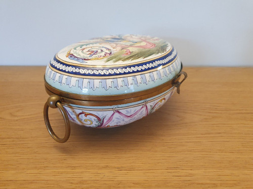 Earthenware From Toul Bellevue (att to), Bonbonnière Box, Earthenware, Louis XVI, 19th century.