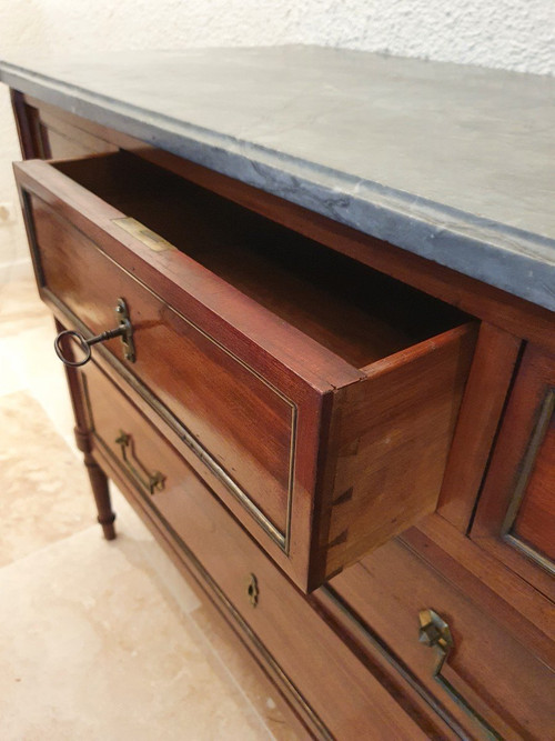 Commode, Mahogany, Louis XVI, Late 18th/early 19th century.