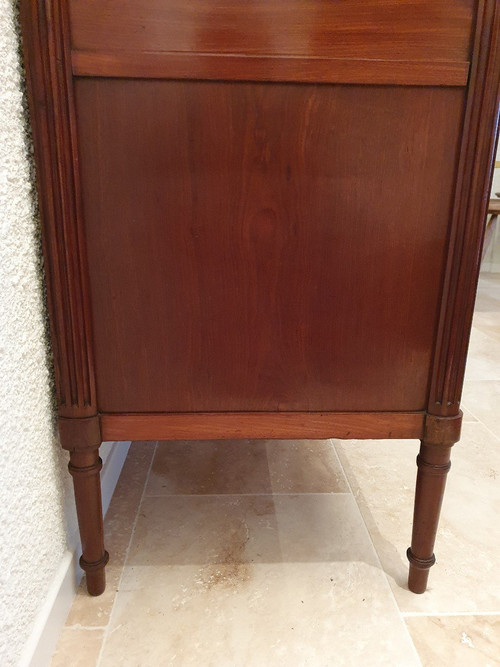 Commode, Mahogany, Louis XVI, Late 18th/early 19th century.