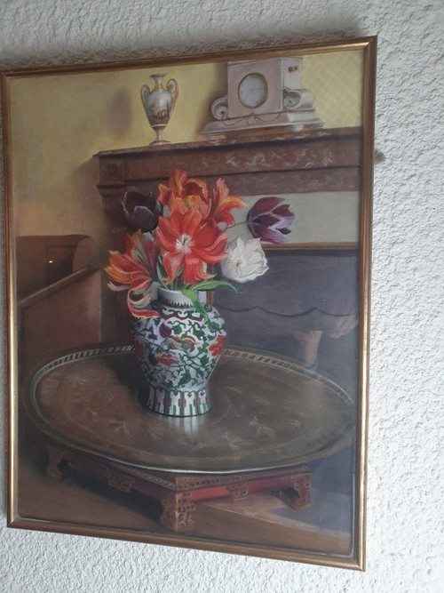 Veduta di interno con vaso cinese e tulipani , pastello, metà del XX secolo.