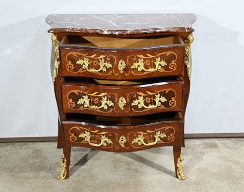 Petite Commode-Tombeau en Palissandre et Bois de Violette, style Transition Louis XIV  Louis XV – Début XXe