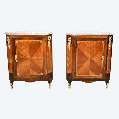 Pair of Corner Cabinets in Precious Wood, Louis XV/Louis XVI Transition Period – 2nd Part 18th Century