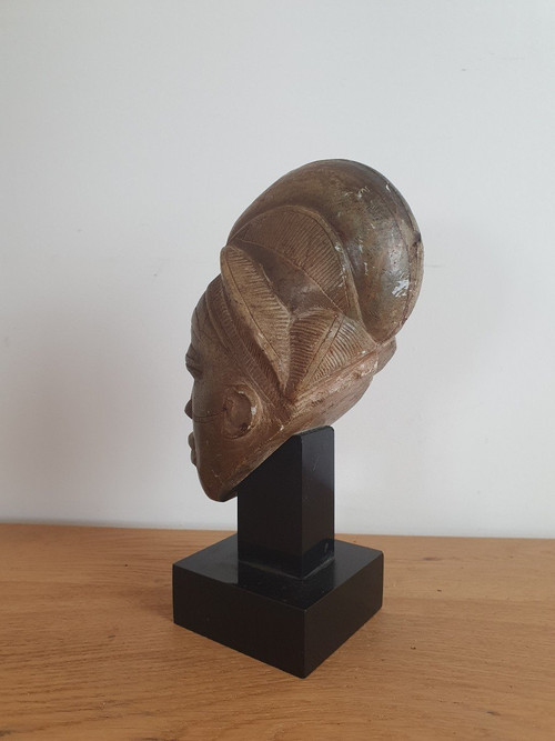 Testa di pietra di Mbigou, Maschera di Punu, Gabon, XX secolo.