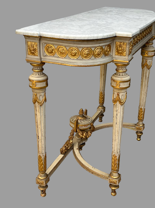 1/2 MOON CONSOLE IN LACQUERED AND GILT WOOD, NAPOLEON III PERIOD WITH A MARBLE TOP