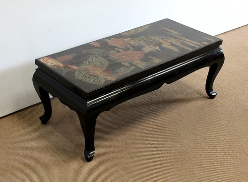 Small Asian Coffee Table with black lacquer – Early 20th century