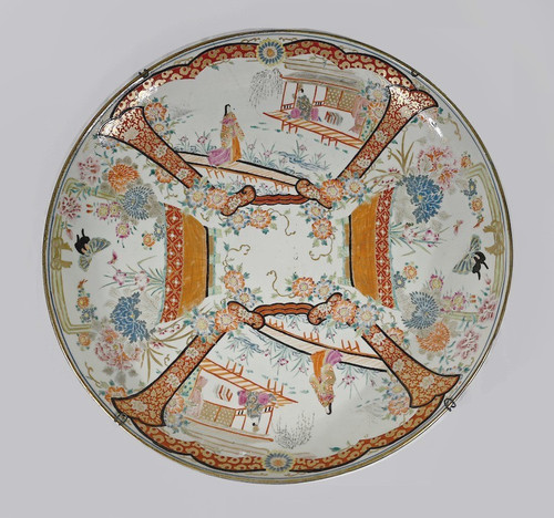 Important Japanese Porcelain Dish, Meiji era – 2nd part 19th century