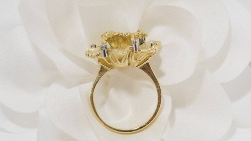 Vintage ring in yellow gold and diamonds