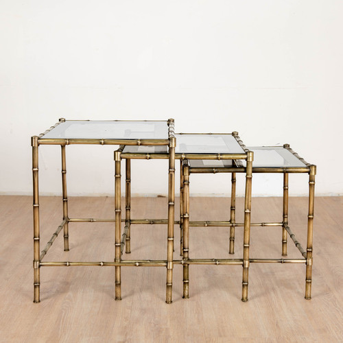 Table gigogne en laiton bambou et verre, 1970