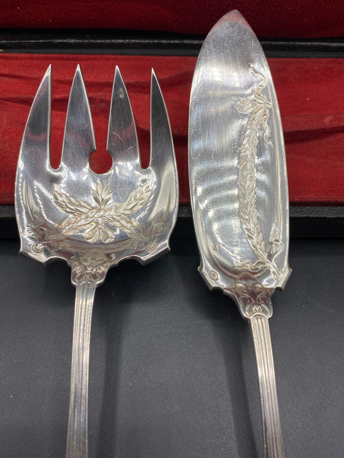 SERVING CUTLERY