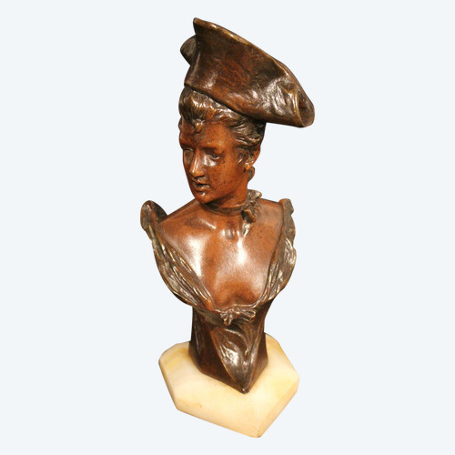  Bust of woman with hat