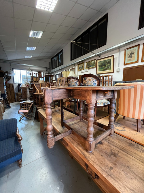 Table à manger en châtaignier 1800