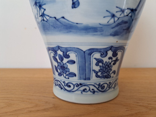 China , Covered pot , Porcelain White Blue , XX°.